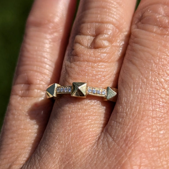 14K Yellow Gold Diamond Puff Pyramid Ring Band - Picture 9 of 9